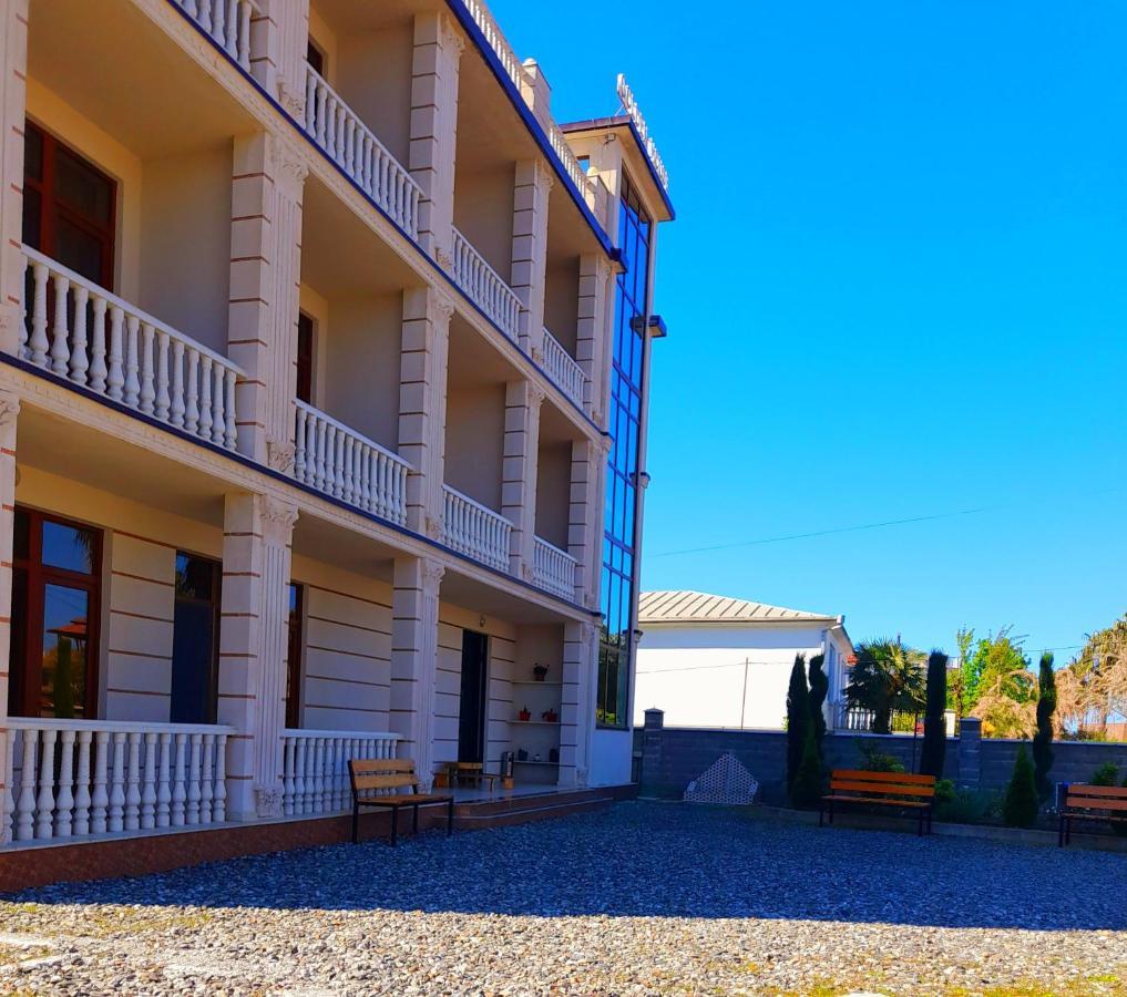 Golden House Hotell Anaklia Eksteriør bilde